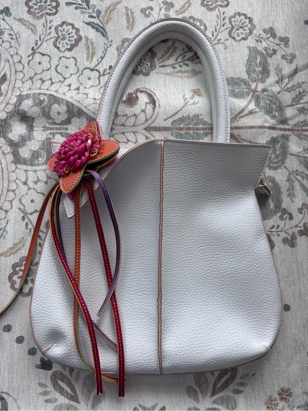 Mellow World White Tote with 3D Flower